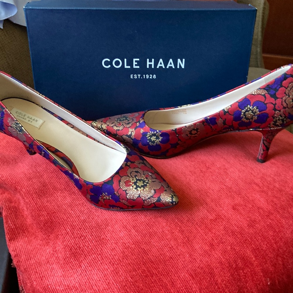 Cole Haan Grand.Os like new w box Valerie floral Pumps Size 6.5 only worn 1x